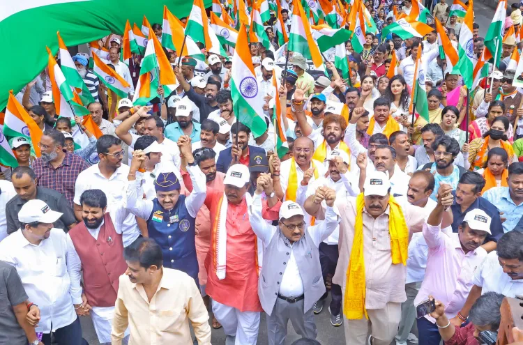 क्या कर्नाटक भाजपा 'हर घर तिरंगा' अभियान में बढ़चढ़ कर हिस्सा ले रही है?