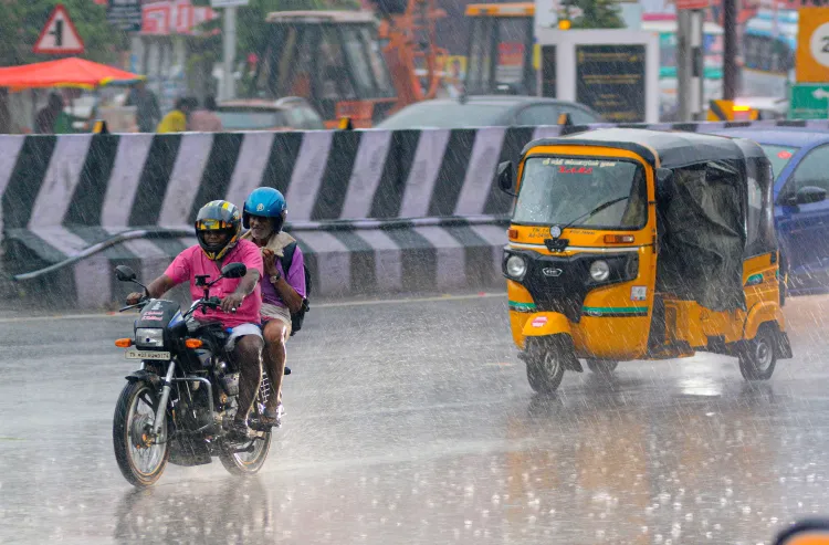 Is There a Heavy Rainfall Warning for Tamil Nadu Districts?