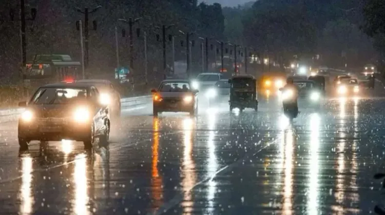 Continued Heavy Rainfall in Delhi; City Experiences Frigid Temperatures