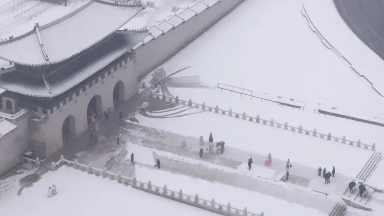 Significant Snowfall Covers Greater Seoul and Eastern Gangwon Province in South Korea