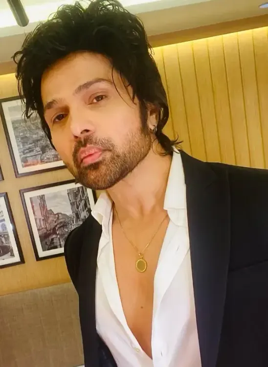 How Did Himesh Reshammiya Thank PM Modi at WAVES Summit 2025?