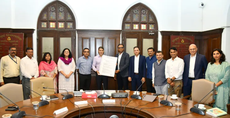 क्या अदाणी ग्रुप का प्रोजेक्ट 'उत्थान' मुंबई के स्कूलों में 1.5 लाख बच्चों को बुनियादी शिक्षा प्रदान करेगा?