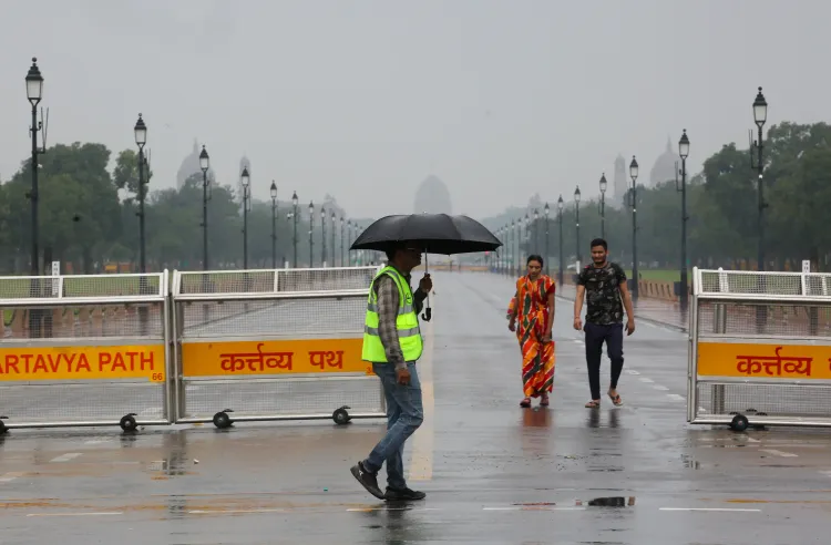 क्या दिल्ली-एनसीआर में बारिश ने सुबह की शुरुआत को प्रभावित किया? आईएमडी ने 'रेड अलर्ट' जारी किया