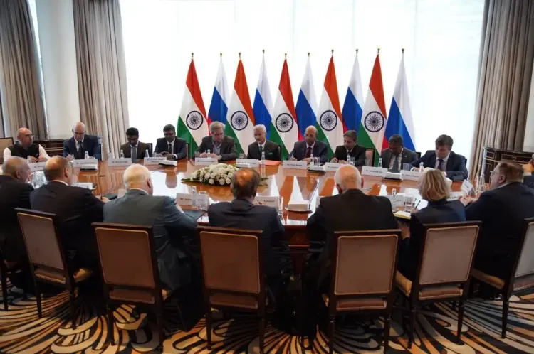 क्या विदेश मंत्री जयशंकर ने रूस के विद्वानों संग द्विपक्षीय संबंधों पर चर्चा की?