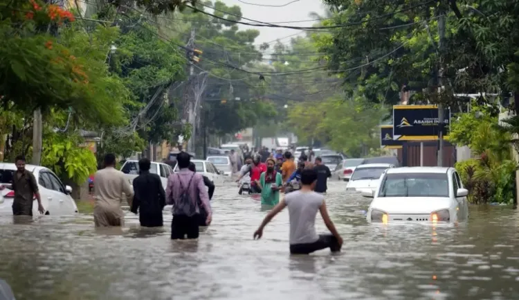 क्या कराची में बारिश ने 11 लोगों की जान ली?