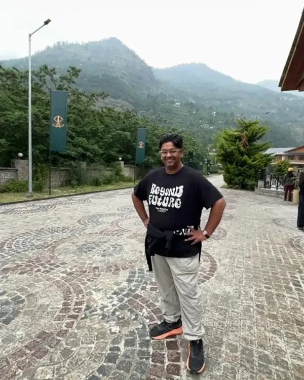 क्या लेखक से निर्देशक बनने की यात्रा में मिलाप जावेरी ने 'मस्ती 4' की शूटिंग शुरू की?