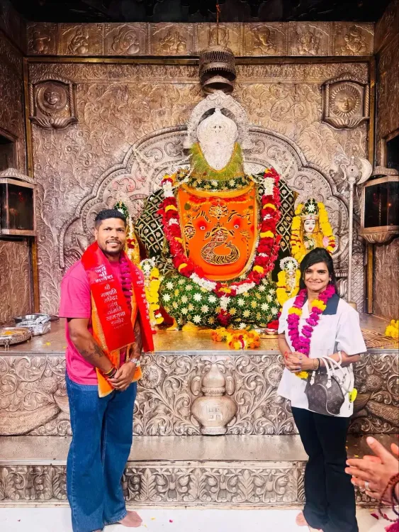 क्या भारतीय तेज गेंदबाज उमेश यादव ने उज्जैन में श्री महाकालेश्वर ज्योतिर्लिंग मंदिर के दर्शन किए?