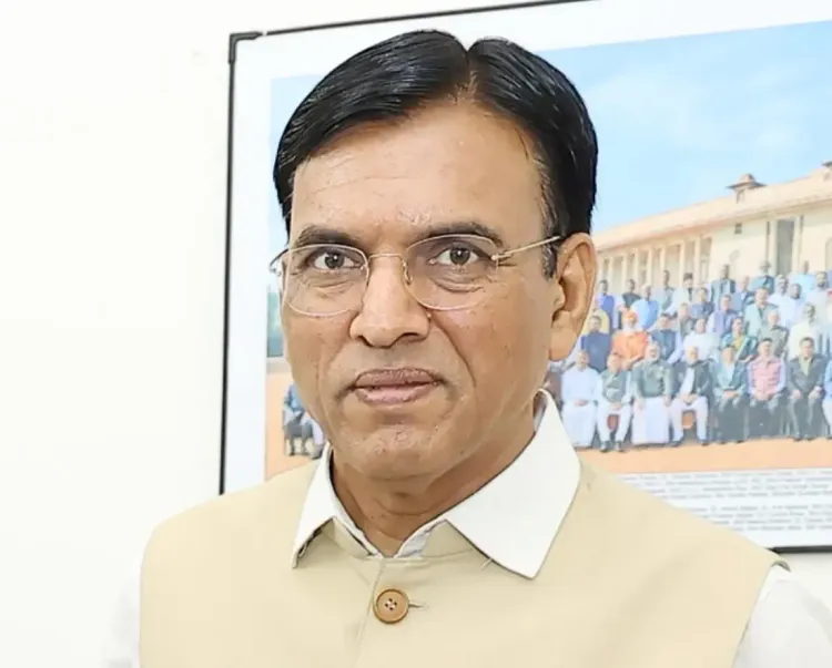 क्या 30.98 करोड़ से अधिक असंगठित श्रमिक अब ई-श्रम पोर्टल पर पंजीकृत हैं?
