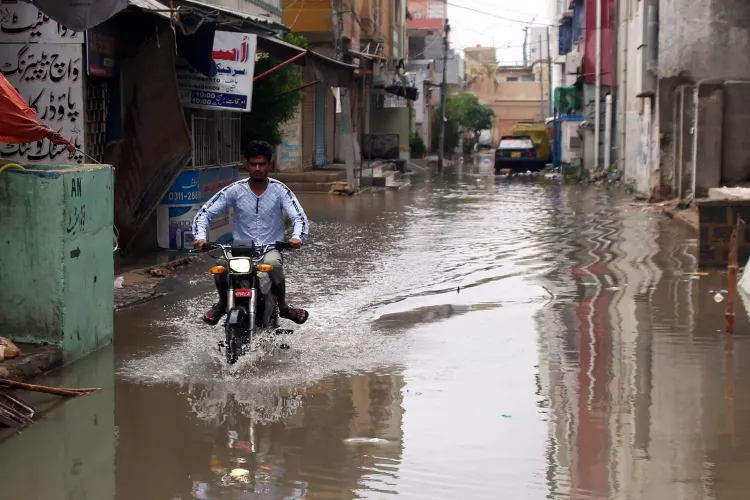 क्या पाकिस्तान के पंजाब में बाढ़ से तबाही हुई? 24 घंटे में 63 की मौत, आपातकाल की घोषणा