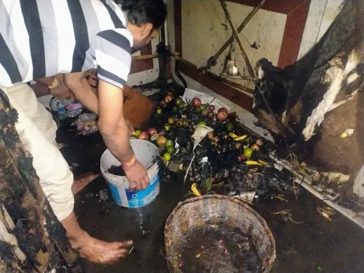 क्या वाराणसी के मंदिर में आरती के दौरान आग लगने से भगदड़ जैसी स्थिति उत्पन्न हुई?