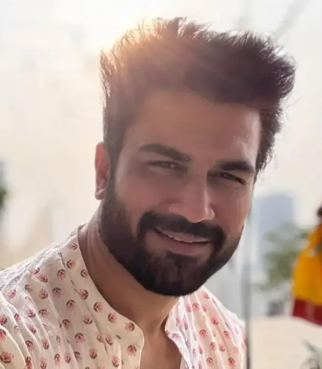 क्या शरद केलकर का शो ‘तुम से तुम तक’ समाज में वास्तविक प्रेम कहानियों का प्रतिनिधित्व करता है?