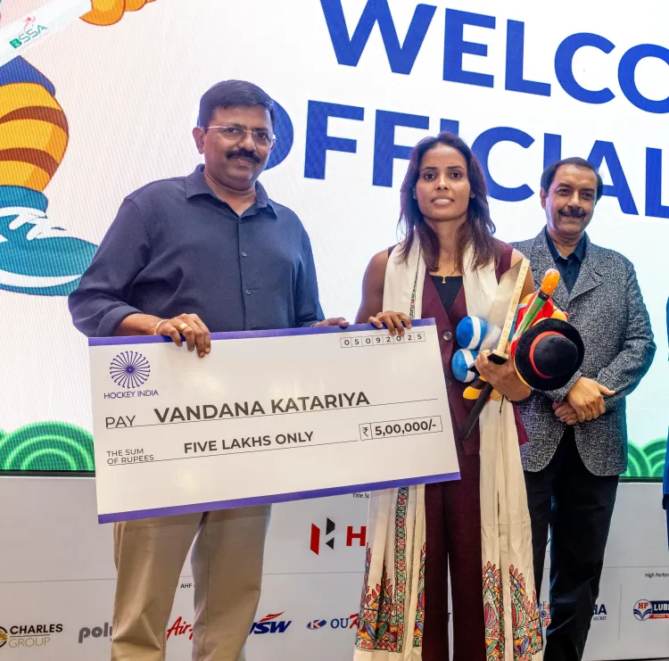 How Did Hockey India Honor Vandana Katariya and Lalit Upadhyay?