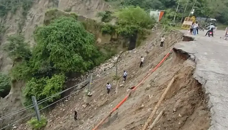 क्या होशियारपुर में चिंतपूर्णी-धर्मशाला नेशनल हाईवे पर हुआ दर्दनाक हादसा?