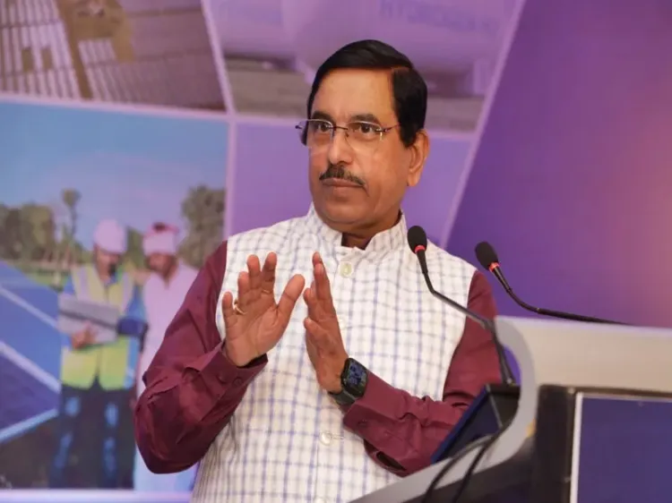 India Requires Rs 30 Lakh Crore to Reach 500GW of Renewable Energy by 2030: Pralhad Joshi