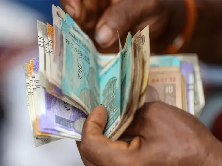 India's Savings Rate Exceeds Global Average: SBI Analysis