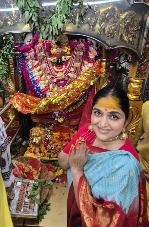 Did Indira Krishna Just Visit Vindhyachal Temple During Sawan?