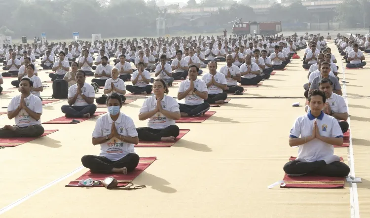 क्या पश्चिम रेलवे के कर्मचारियों ने अंतरराष्ट्रीय योग दिवस 2025 को मनाने में उत्साह दिखाया?