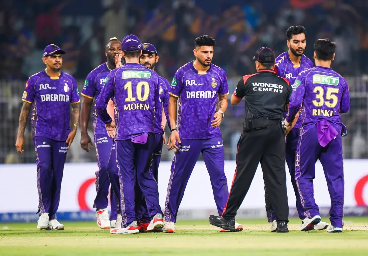 IPL 2025: Assistant Coach Ottis Gibson Believes Early Wickets Will Make KKR a Threat in Middle Overs