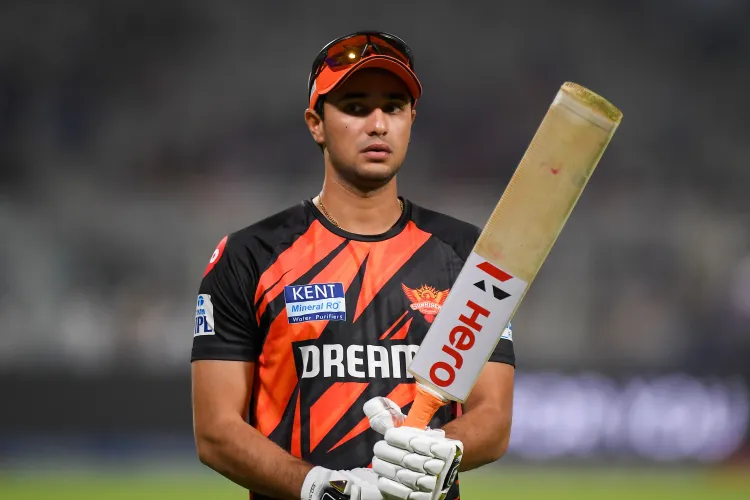 IPL 2025: Kamindu Mendis Debuts as Hyderabad Opts to Bowl First Against Kolkata