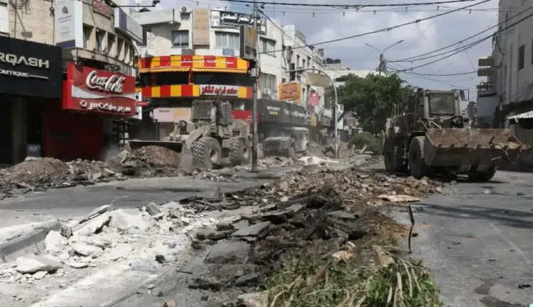 Israel Escalates Attacks in Gaza During Ceasefire Negotiations