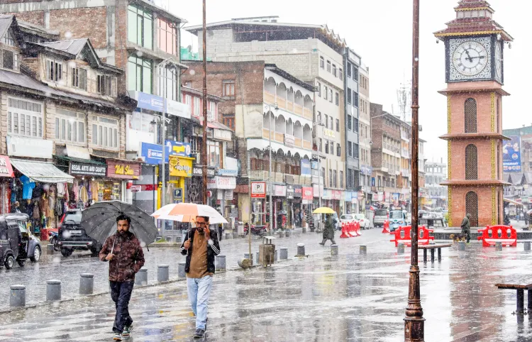 क्या जम्मू-कश्मीर में बारिश रुकी है? अगले कुछ घंटों में हल्की बूंदाबांदी की संभावना