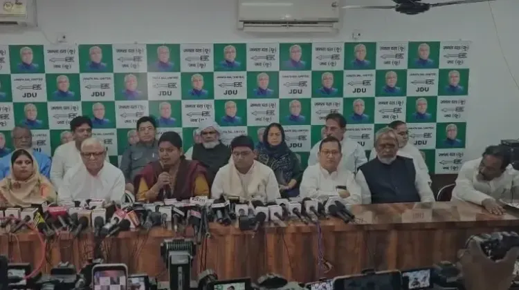 Muslim Leaders of JD(U) Stand by Nitish Kumar Amidst Waqf Bill Controversy