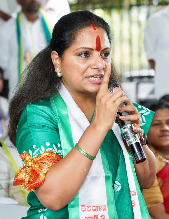 क्या केसीआर ने अपनी बेटी के. कविता को पार्टी विरोधी गतिविधियों के आरोप में निलंबित किया?