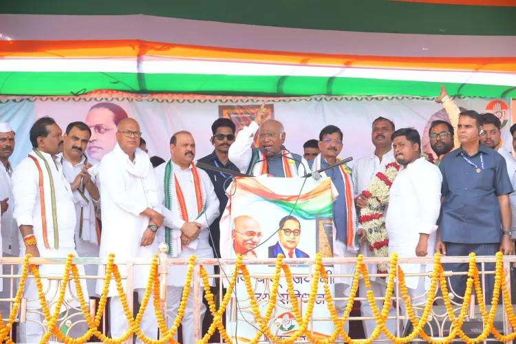 Kharge Criticizes PM Modi for ED Actions, Accuses Nitish Kumar of Political Flip-Flopping