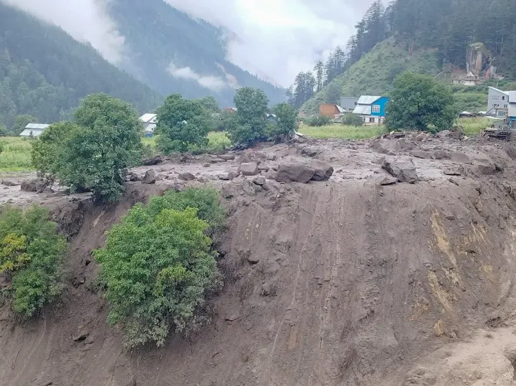किश्तवाड़ आपदा: प्रशासन ने हेल्पलाइन नंबर क्यों जारी किया?