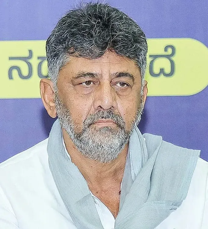 Why is Shivakumar Defending Parameshwara's Financial Aid to Ranya Rao?