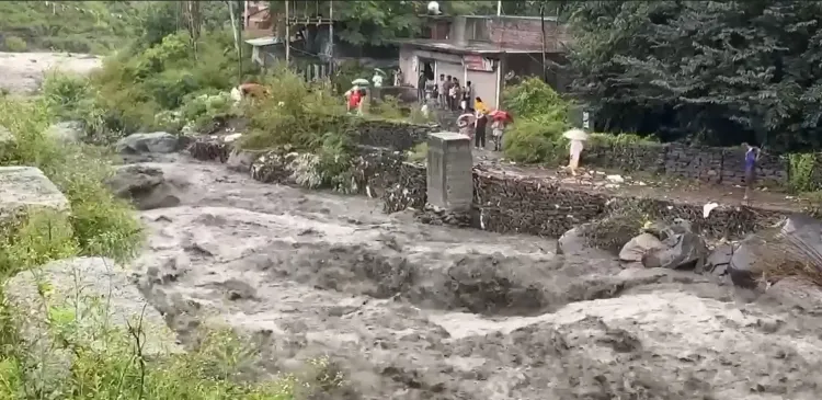 क्या कुल्लू में बादल फटने से 101 करोड़ रुपए का नुकसान हुआ है? : डीसी तोरुल एस. रवीश