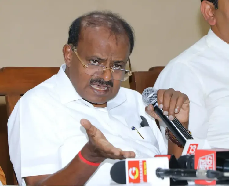 Did Kumaraswamy Accuse K'taka CM of Eating Dosa Amid Stampede Tragedy?