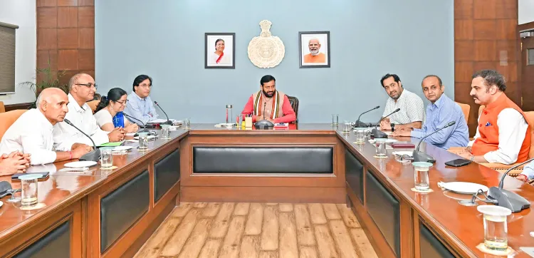 क्या हरियाणा सरकार 'लाडो लक्ष्मी योजना' के तहत 50 लाख महिलाओं को 2,100 रुपए देगी?