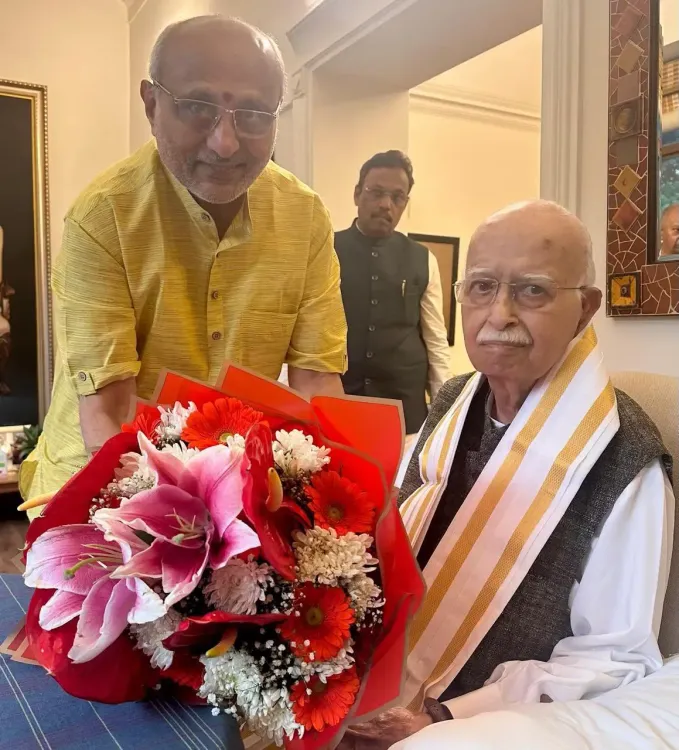 क्या लालकृष्ण आडवाणी से मिले सीपी राधाकृष्णन और लिया आशीर्वाद?
