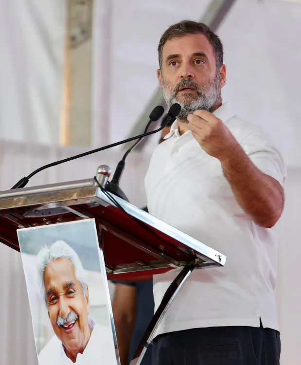 Do Leaders Truly Understand the People? LoP Gandhi Critiques CPI(M) During Chandy's Death Anniversary