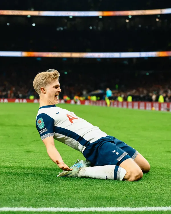 League Cup: Bergvall Leads Tottenham to Semifinal Success Against Liverpool