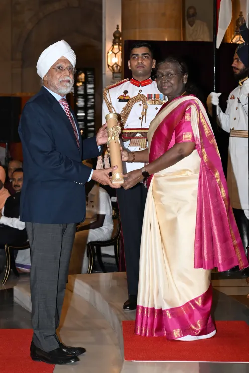 Who Were the Legends Honored at the Padma Ceremony?