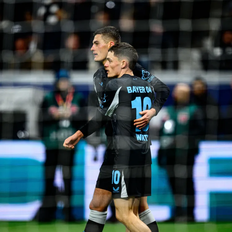 Leverkusen Dominates Frankfurt to Maintain Pressure on Bayern