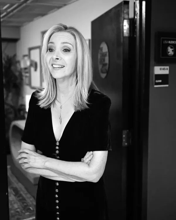 Why Did Lisa Kudrow Find 'Friends' So Challenging?