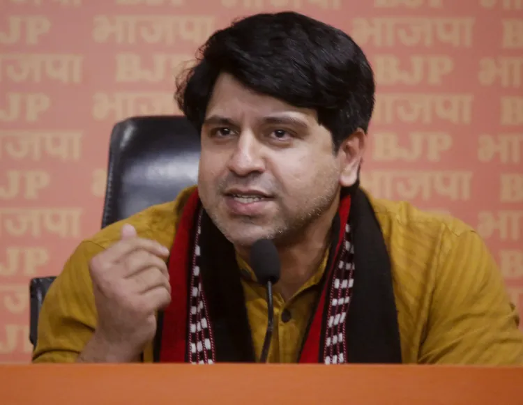 क्या लोगों को देखना चाहिए कि पाकिस्तान का दम किस तरह से निकला है? : शहजाद पूनावाला