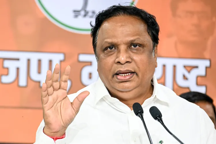 क्या आशीष शेलार का ठाकरे ब्रदर्स पर हमला सही है?