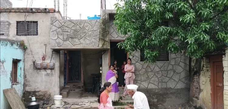 क्या प्रधानमंत्री आवास योजना ने गायत्री का सपना पूरा किया?