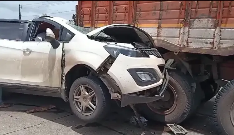 क्या महाराष्ट्र के रत्नागिरी में मुंबई-गोवा राजमार्ग पर राजापुर टोल प्लाजा के पास भीषण हादसा हुआ?