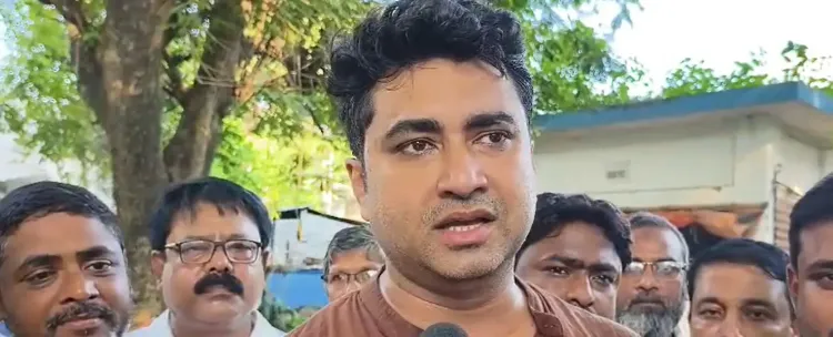 क्या मालदा में वाम मोर्चा ने गंगा नदी के कटाव से प्रभावित लोगों के पुनर्वास की मांग की?