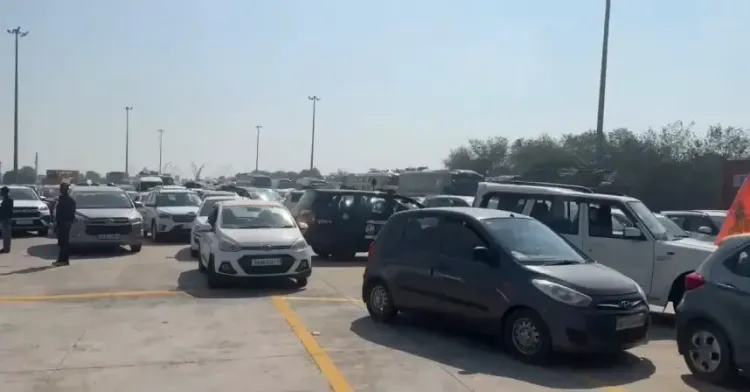 Enormous 300-km Traffic Snarl Leaves Thousands of Pilgrims Stranded on Way to Maha Kumbh