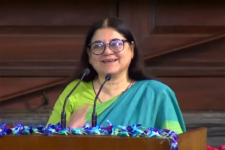 क्या मेनका गांधी एक बेबाकी और सशक्तिकरण की मिसाल हैं?