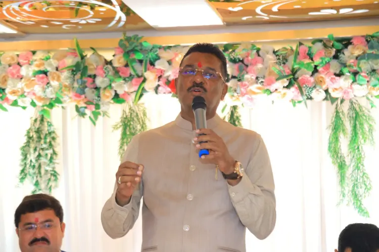 क्या मनसे के प्रोटेस्ट को अनुमति नहीं मिली तो महाराष्ट्र के मंत्री ने अपनी ही सरकार से सवाल किए?