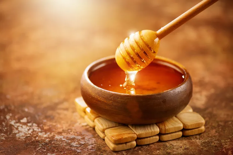 क्या मानसून में त्वचा की समस्याओं का समाधान शहद में है? जानें इसके अद्भुत लाभ