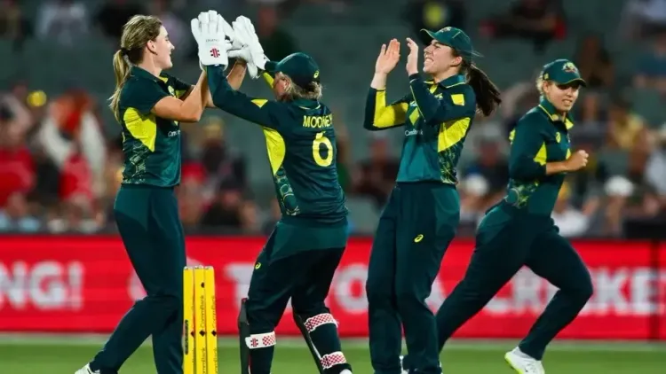 Mooney and Wareham’s Dominance Leads Australia to a Comprehensive Victory Over England in Ashes