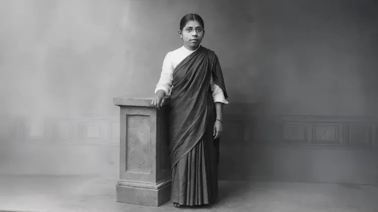क्या मुथुलक्ष्मी रेड्डी भारत की पहली महिला चिकित्सक और समाज सुधारक हैं?